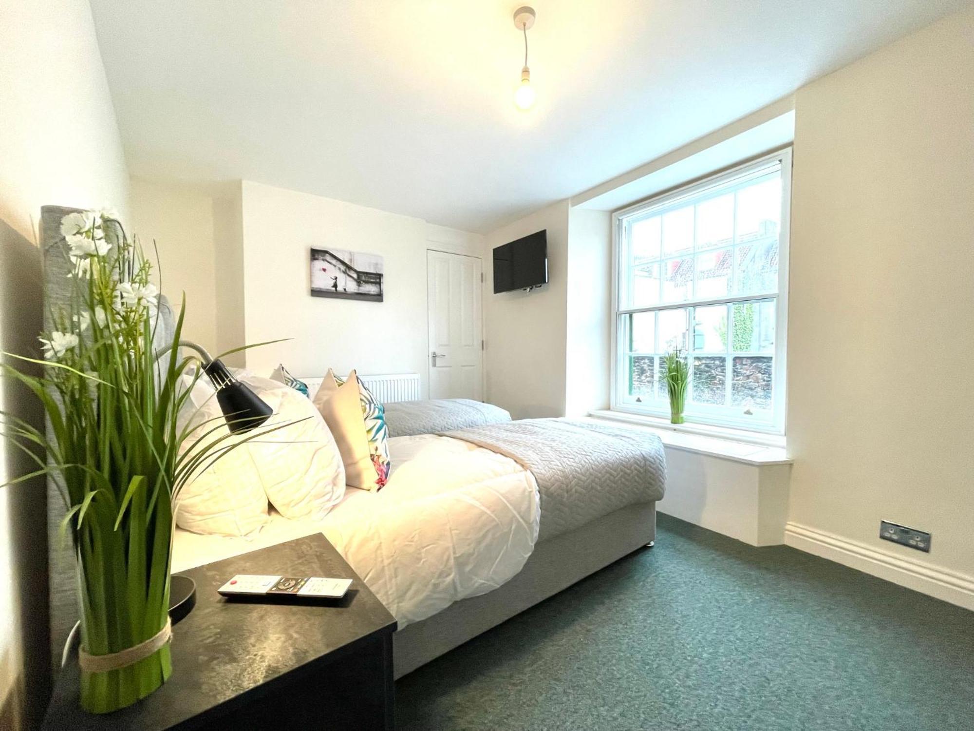 2 Bedroom Apartments Stopoverz Bristol Exterior foto